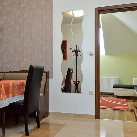 Apartment Harmonia Apartmanhaz *
