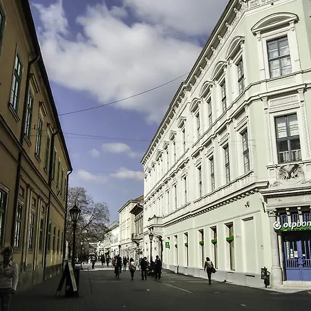 Harmonia Apartmanhaz Apartment Eger